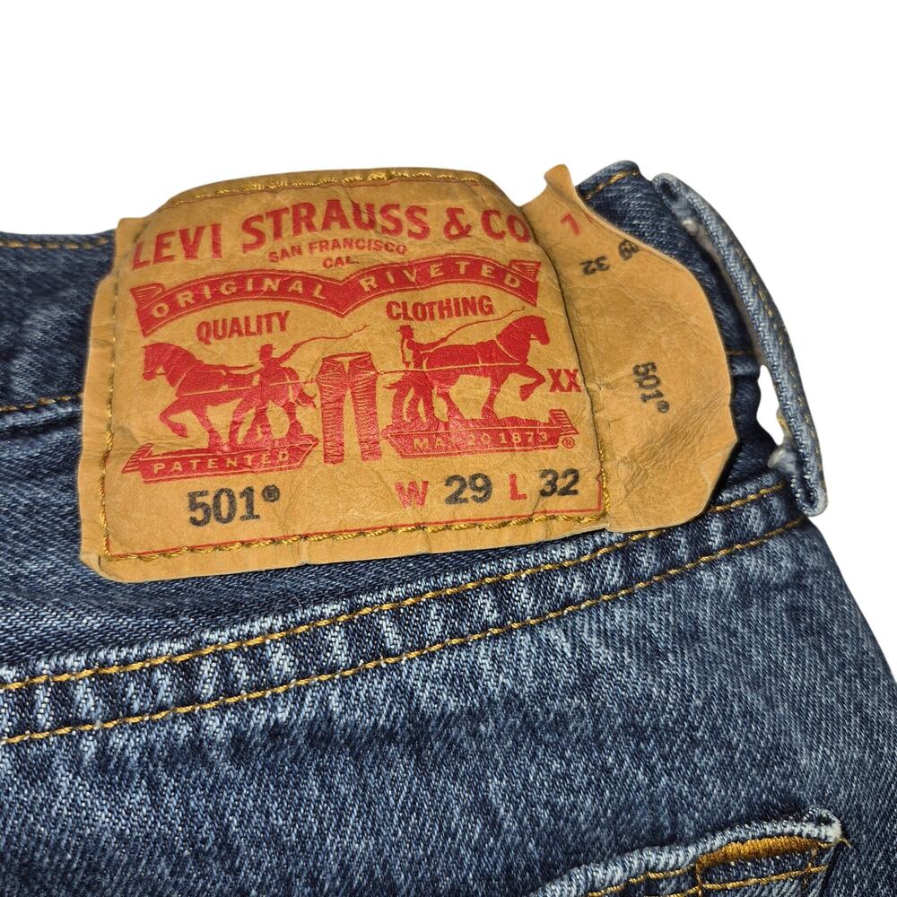 Levis Classic 501 Button Fly Men's Straight Leg Denim Jeans 100% Cotton 29 x 32 - Picture 6 of 7